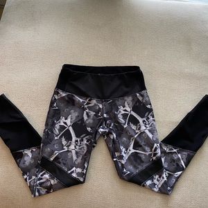 Woman’s athletic leggings SZ:woman’s M